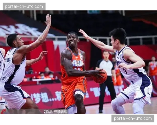 从落后12分到逆转取胜：广东宏远G3末节防守调整成胜负手